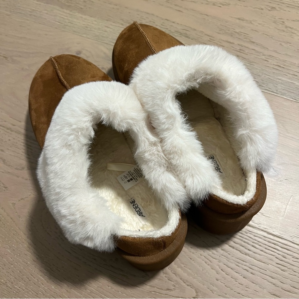 Ardene Slippers - Picture 4 of 4
